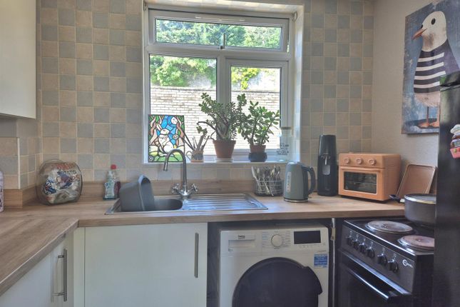 42 Pine Court, South Road, Weston-Super-Mare photo 4