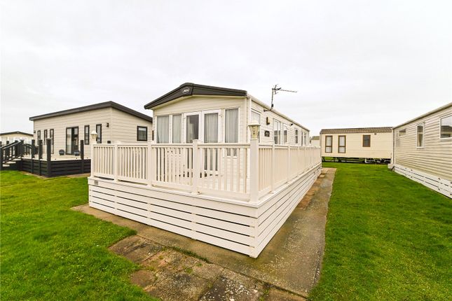 3-bed caravan on 42, Chewton Sound, Barton On Sea, £37,500