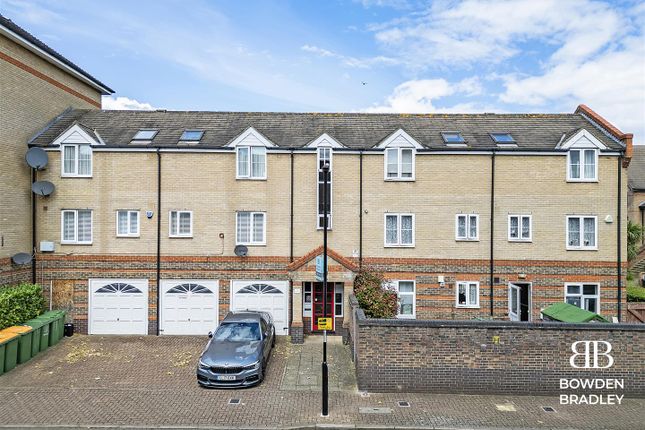 Thumbnail Flat for sale in Concorde Drive, London