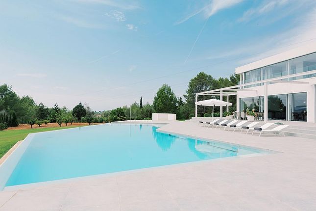 Thumbnail Villa for sale in Spain