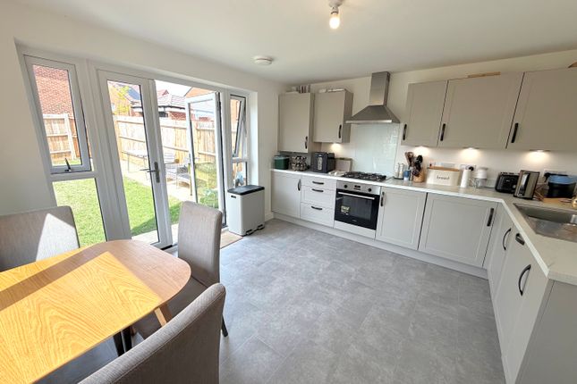 2, Knights Mead, ABINGDON photo 3
