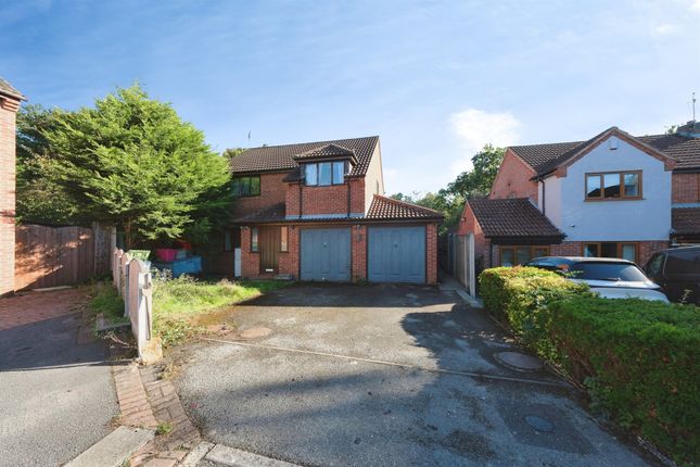 3-bed detached on Birchfield Park, Heanor, £250,000