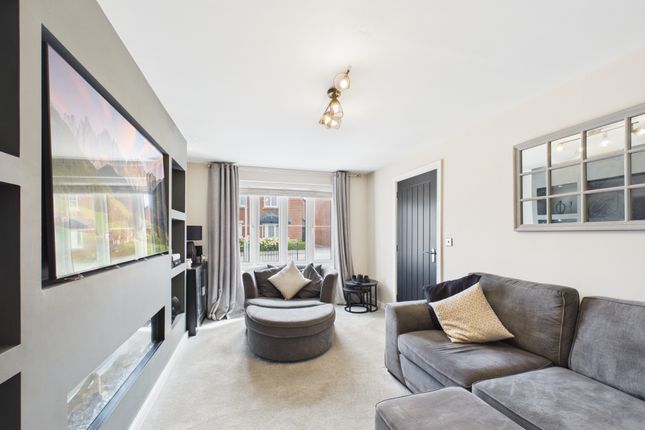 2, Hoelion Grove, Newport photo 3