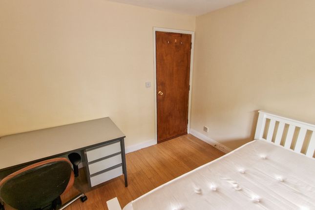 Terraced house to rent in Gregory Street, Nottingham