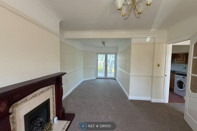 Larchwood Avenue, Romford photo 5