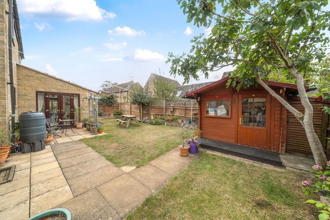 10, Somerville Court, Cirencester photo 2