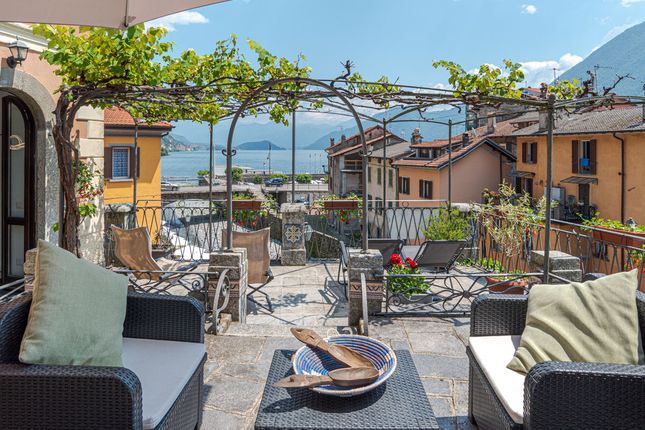 Apartment for sale in Cacciatori Delle Alpi, Argegno, Como, Lombardy, Italy