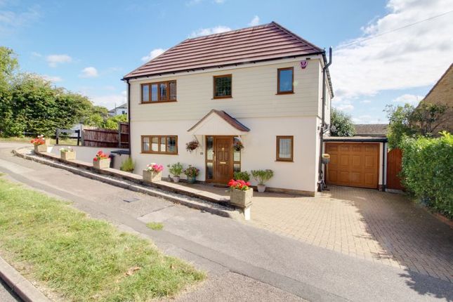 Thumbnail Detached house for sale in Bacons Drive, Cuffley, Potters Bar