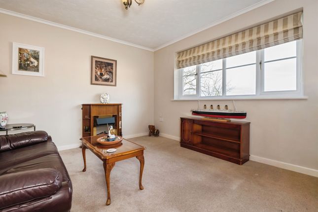 Flat 10, Canon Court, Mortimers Lane, Eastleigh photo 2