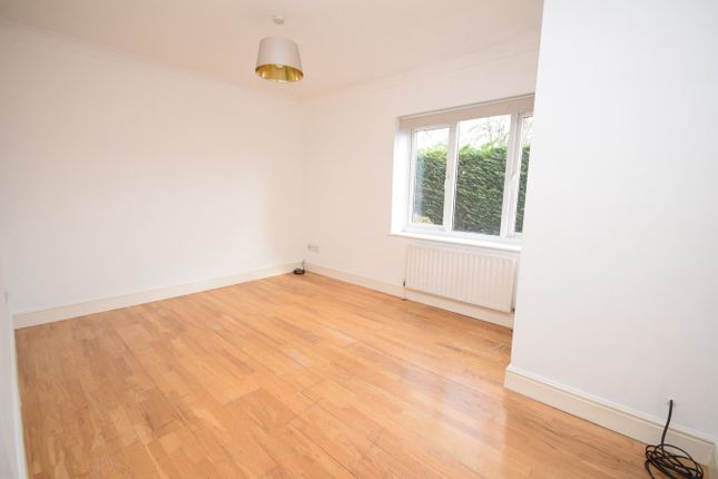 Flat 2 Millgate Court,, Guildford Road, Surrey photo 4