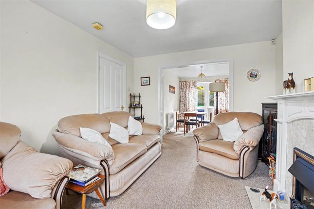 59, Sunningdale Drive, Derbyshire photo 3