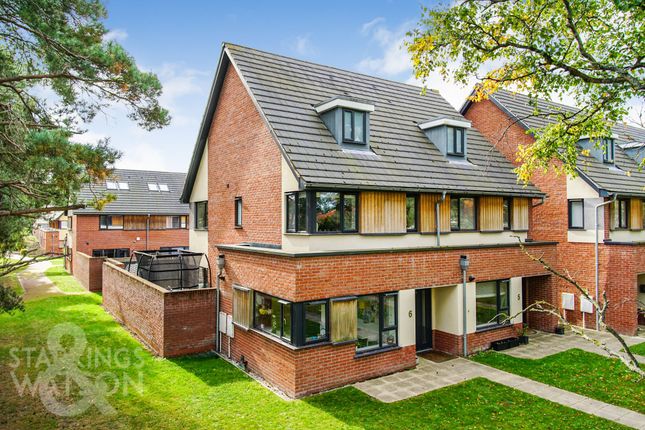 6 Le Safferne Gardens, Norwich photo 2