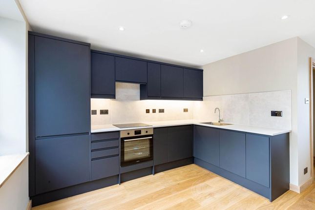 Thumbnail Flat to rent in The Cut, London