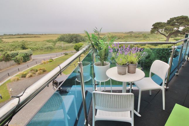 Flat 7 Channel House, 386, Sea Front, Hayling Island photo 4