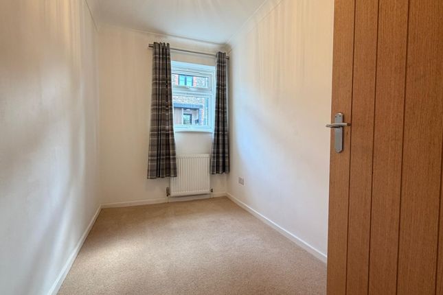 1 Morriss Court, Oakdene Road, Redhill photo 4