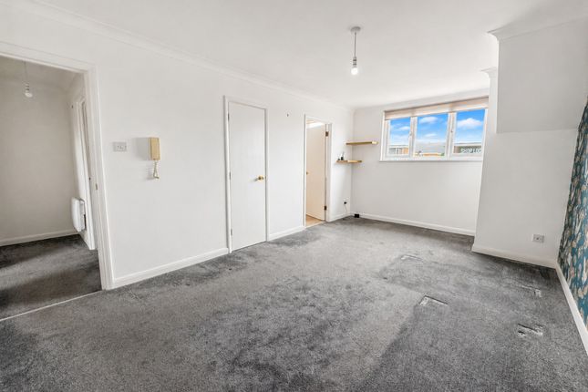 Flat 21, 21, Hedingham Place, Rochford photo 2