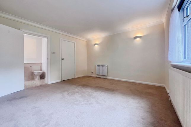 Flat 30, Cariad Court,, Cleeve Road, Reading photo 4