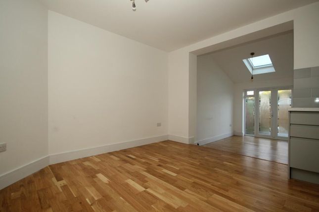 Thumbnail Flat for sale in Crabtree Lane, Lancing