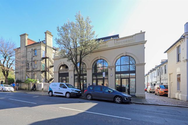 Flat for sale in Wilbury Grove, Hove