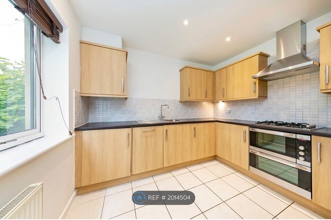 Terraced house to rent in Craig Road, Richmond