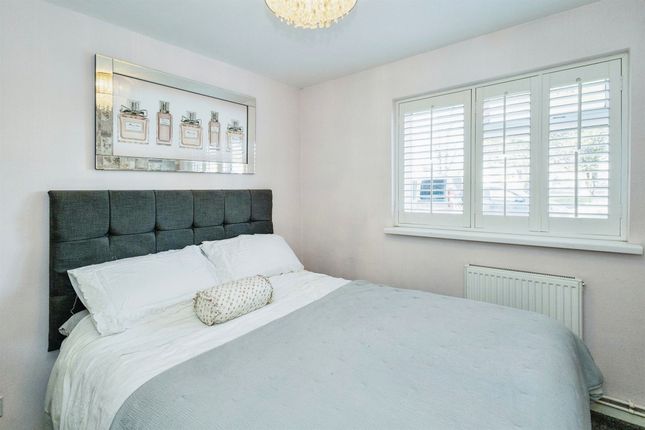 Flat for sale in Escur Close, Portsmouth