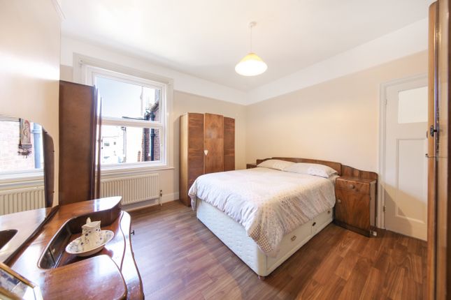 Odessa Road, London photo 5