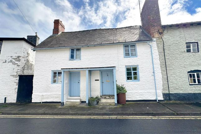 End terrace house for sale in Market Street, Knighton
