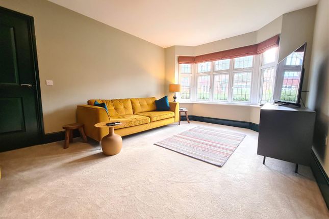 14, Fawcett Drive, Harrogate photo 2