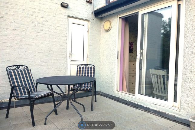 Hook Rise North, Tolworth Surbiton, Surbiton photo 5