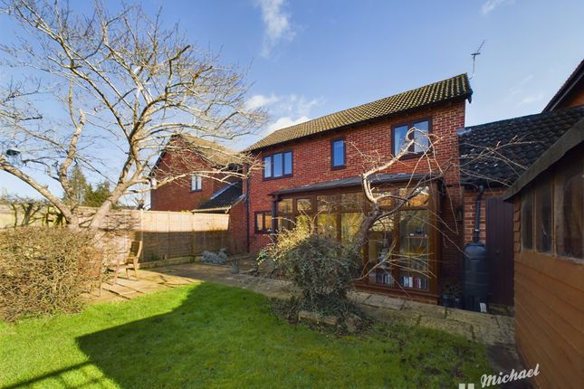 Link-detached house for sale in Wheelwrights, Weston Turville, Aylesbury, Buckinghamshire