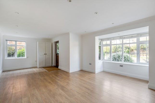 Grove House 110, Send Road, Send photo 4