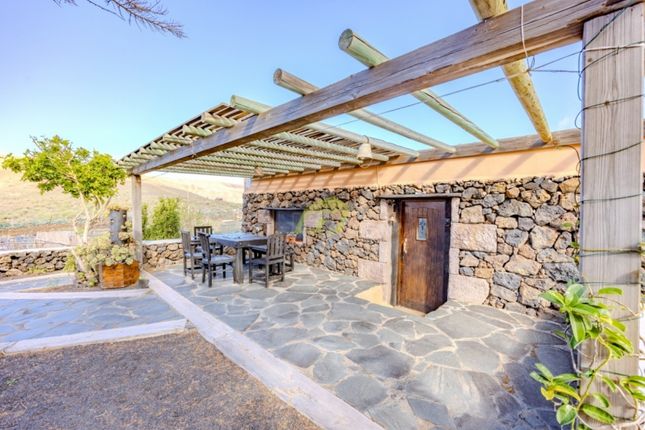 Bungalow for sale in Haria, Lanzarote, Spain