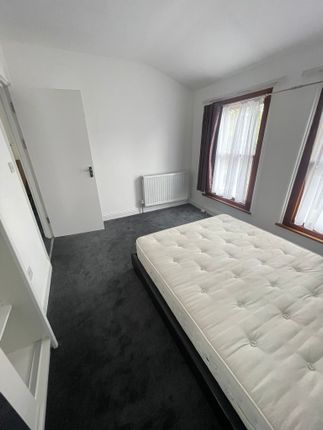 Flat to rent in Claremont Road, London