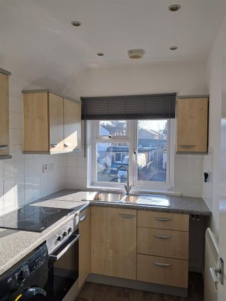 Buckhurst Avenue, Carshalton photo 3