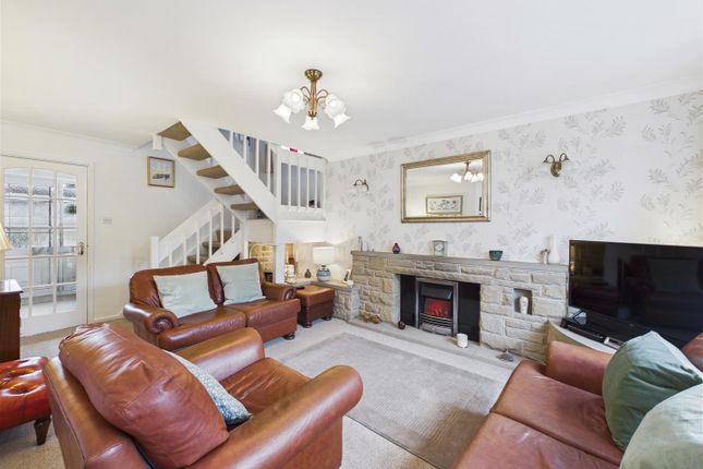 2, Bradwell Close, Dronfield photo 2