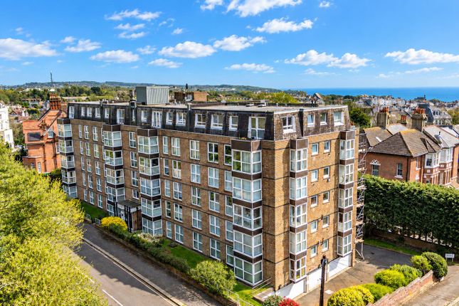 2-bed flat on Cumberland Gardens, St. Leonards-On-Sea, £210,000
