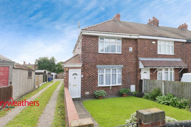 Thumbnail Town house for sale in The Avenue, Harlington, Doncaster