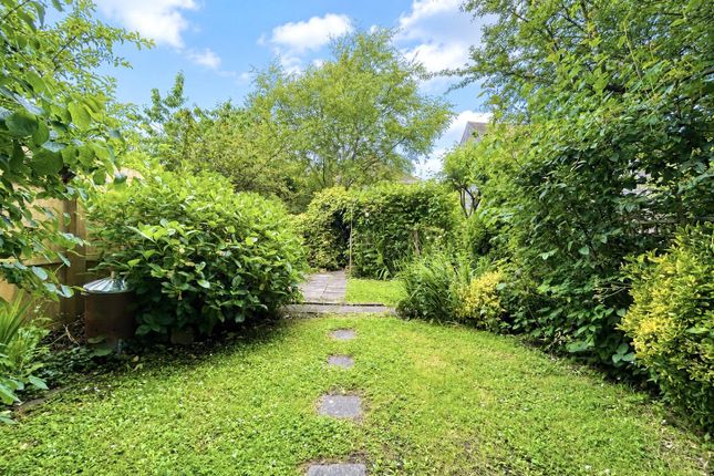 18, Milward Close, Dyfed photo 2