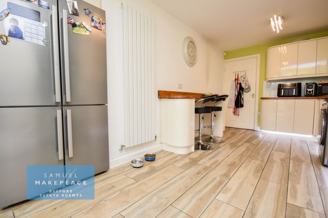 15 Lapwing Close, Packmoor, Stoke-on-Trent photo 4