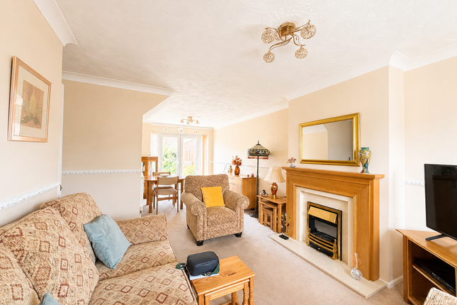 21, Woodhall Drive, Derby photo 4