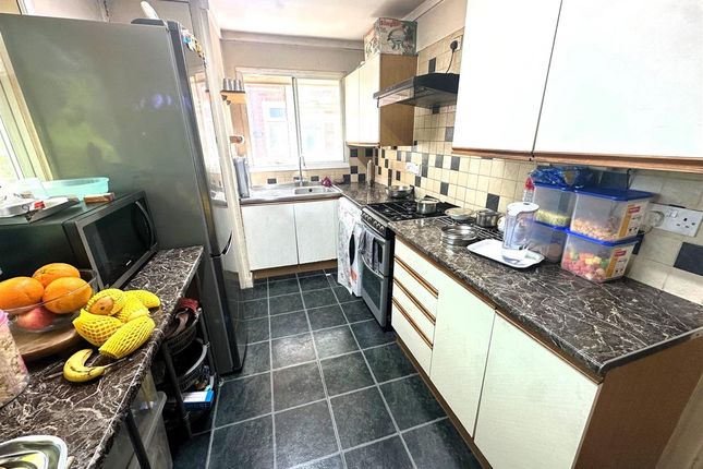 12, Wellington Road, Feltham photo 4