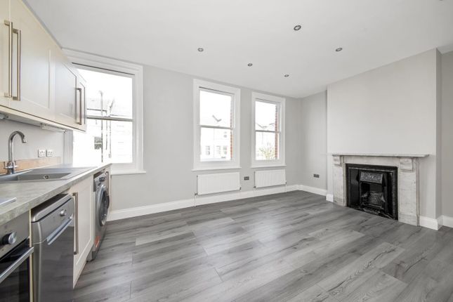 Flat for sale in Honor Oak Park, Forest Hill, London