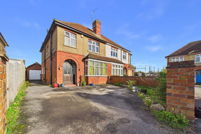 3-bed house on 6 Wendover Way, Reading, £535,000