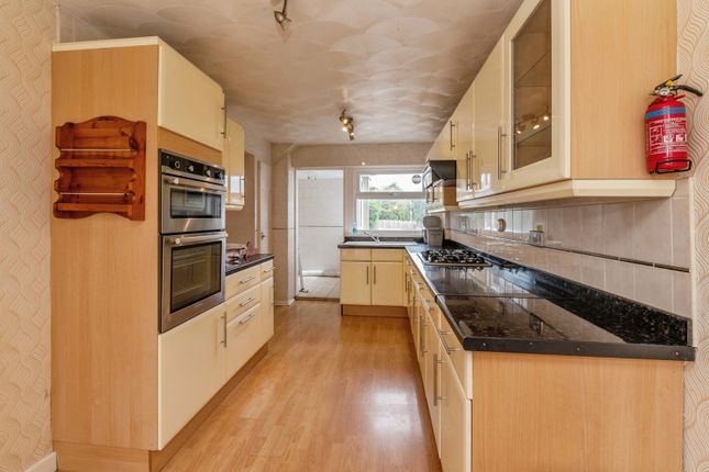 10, Chesterford Gardens,, Basildon photo 4