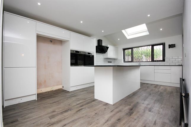 6, Cambridge Street, Rushden photo 4