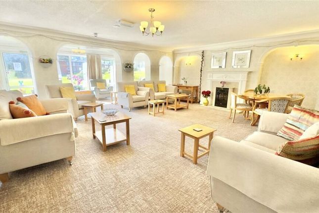 Manorside Close, Wirral photo 3