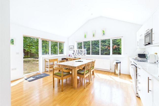 Isaraa, Cooksmill Green, Chelmsford photo 3