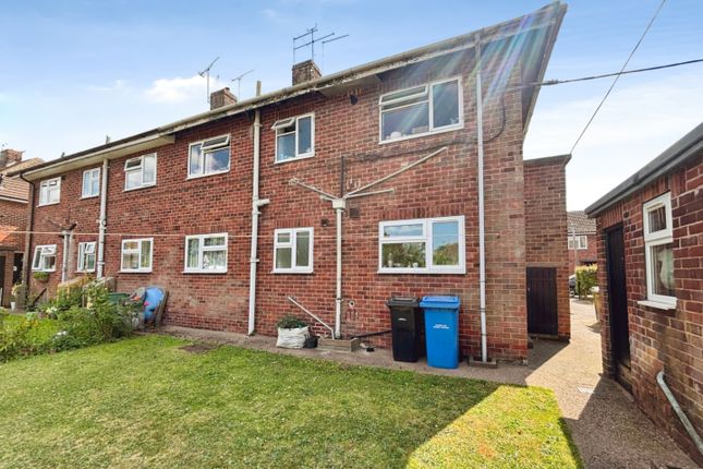 16, Highfield, Hallcroft photo 2