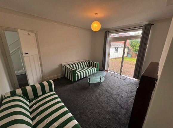 54, St. Annes Road, Leeds photo 3