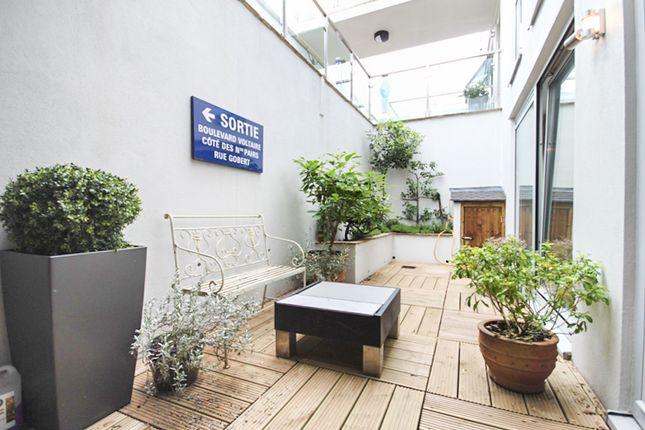 Town house for sale in Sunny Mews, London